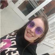 Estudiante de informática con amplio conocimiento dando clases extraescolares